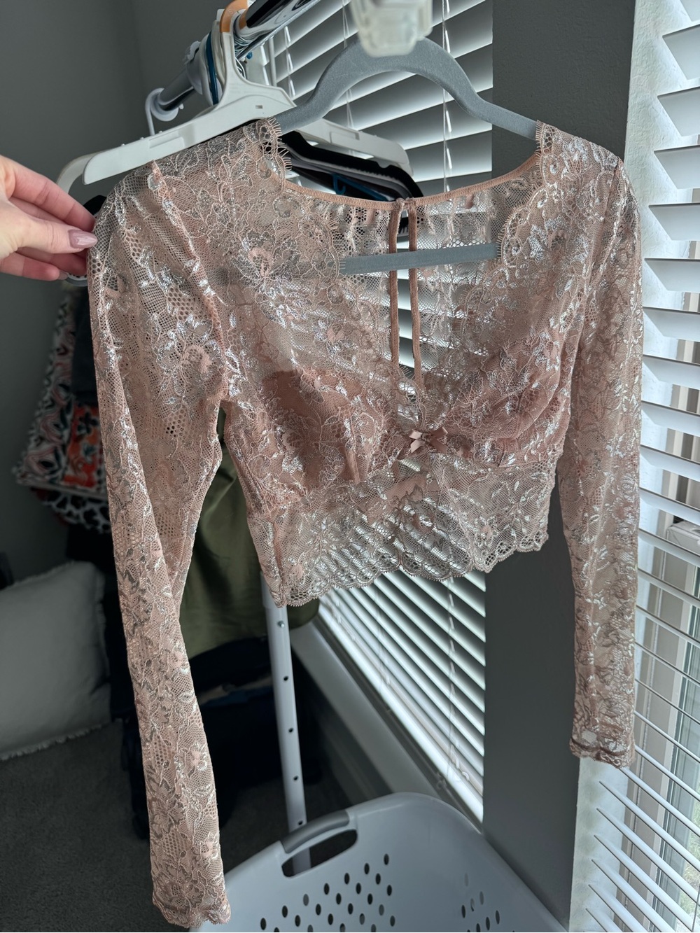 Delicate Victoria’s Secret Floral Lace Long-Sleeve Crop Top